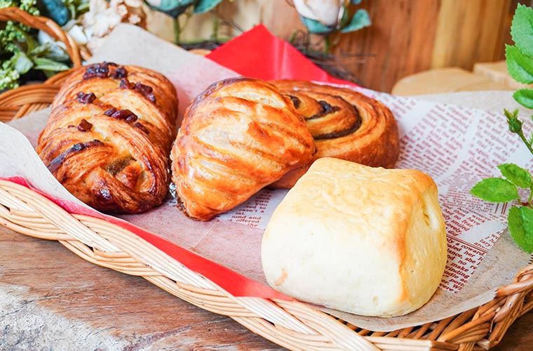 【高松】「パンマルシェ・シェリーラパン」欧州のパンが勢ぞろい♪ヨーロッパ輸入の生地が自慢