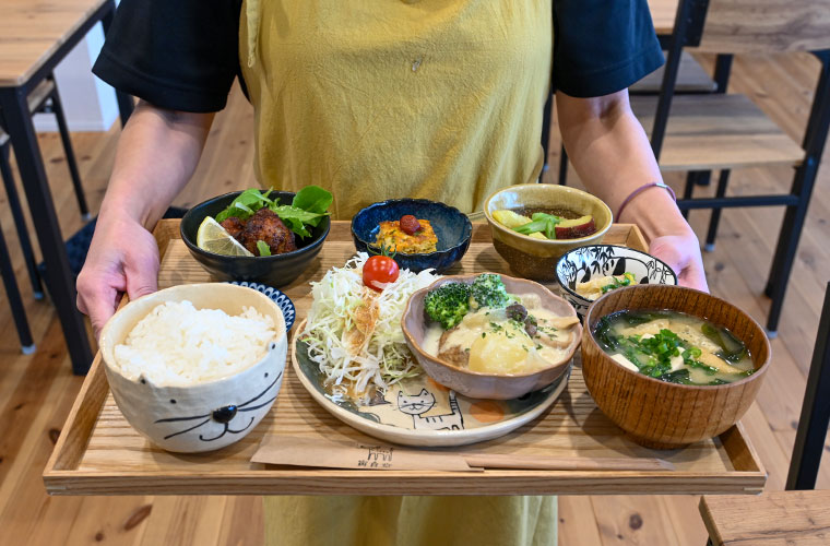 【丸亀】一軒家カフェ「寅食堂」週替わりランチやスイーツで香川県産の素材を堪能して♪