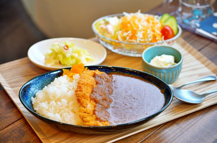 【高松】「KokoKasiko(ココカシコ)」カレーランチと喫茶スイーツが人気の癒やし空間