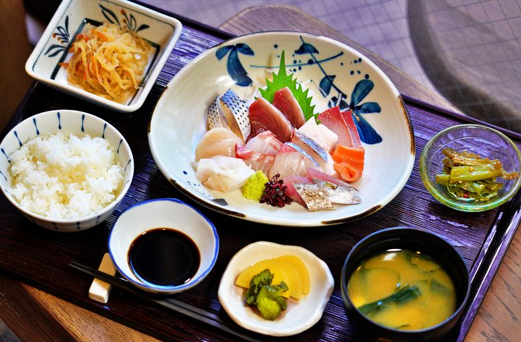 【高松】「季節料理どちらいか」炭火で焼く焼き魚と羽釜で炊くご飯で体がよろこぶ贅沢ランチ